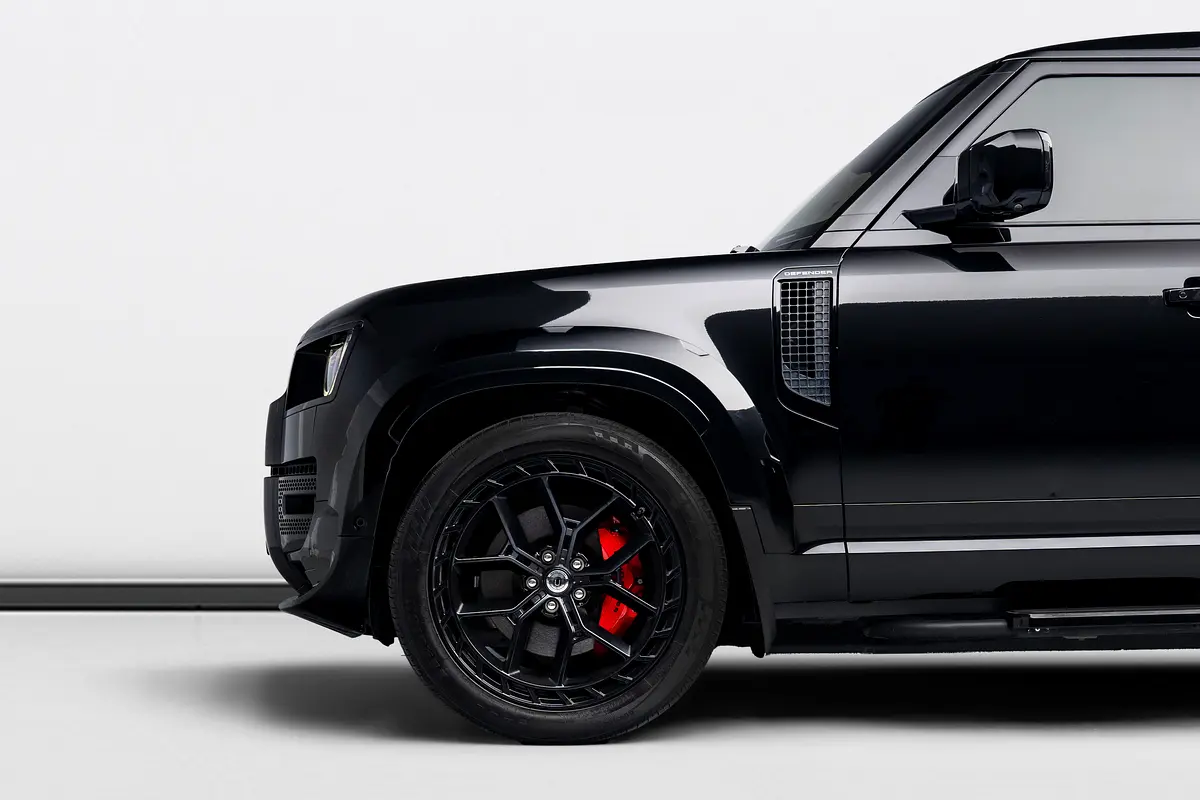Land Rover Defender — photo 6